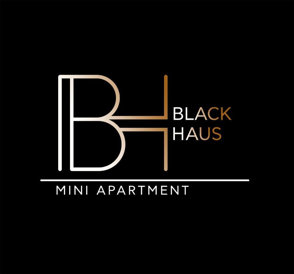 Blackhaus Young Mini Thessaloniki Exterior photo